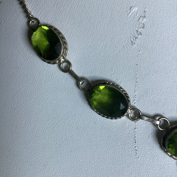 18” Romantic Y Necklace In Green Modern to Medieval - Picture 7 of 8